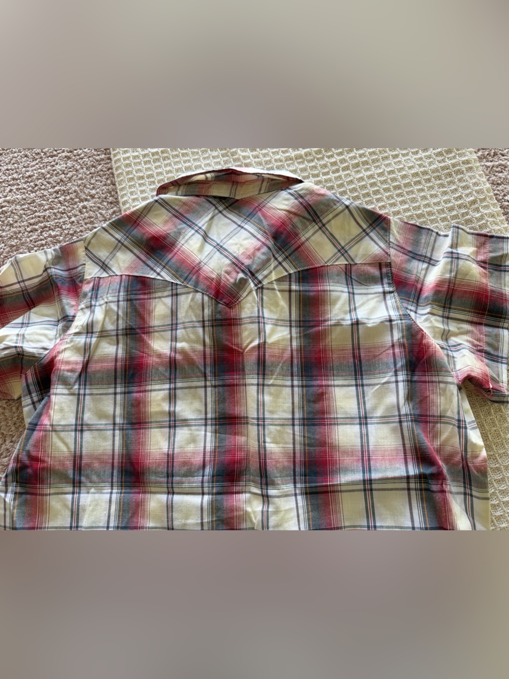 Women’s wrangler Plaid Button-Up Shirt - Red/White and Black/White. - Picture 6 of 12